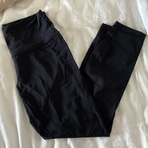 Women’s Lululemon Black 7/8 Leggings Size 8